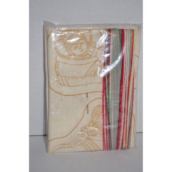 Jiffy Merry Mouse in a Sneaker Ornament Embroidery Kit NEW Vintage 1978 - Picture 3 of 3